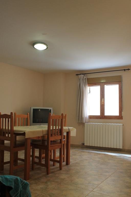 Apartamentos Turisticos Rosario Camarena de la Sierra Zimmer foto