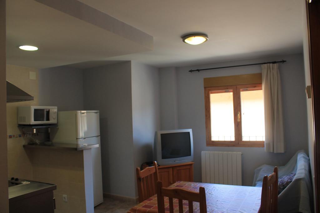 Apartamentos Turisticos Rosario Camarena de la Sierra Zimmer foto