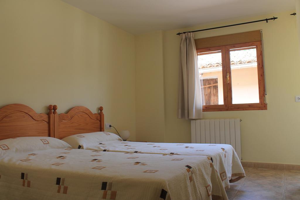Apartamentos Turisticos Rosario Camarena de la Sierra Zimmer foto